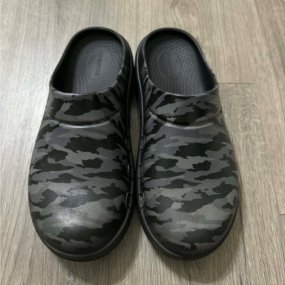 OOFOS Black Camo Slip-Ons